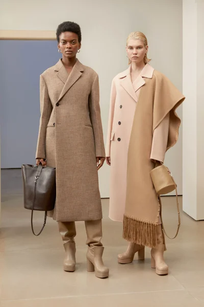 Look 10